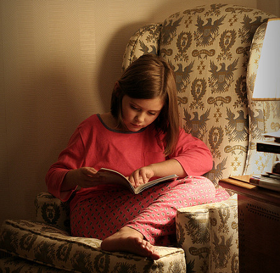 nina-leyendo